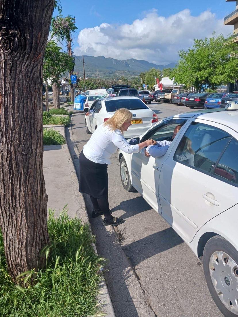 Ο αθέμιτος ανταγωνισμός, βασικό πρόβλημα των ιδιοκτητών και οδηγών ταξί Καλαμάτας που συνάντησε η Πιπίνα Κουμάντου